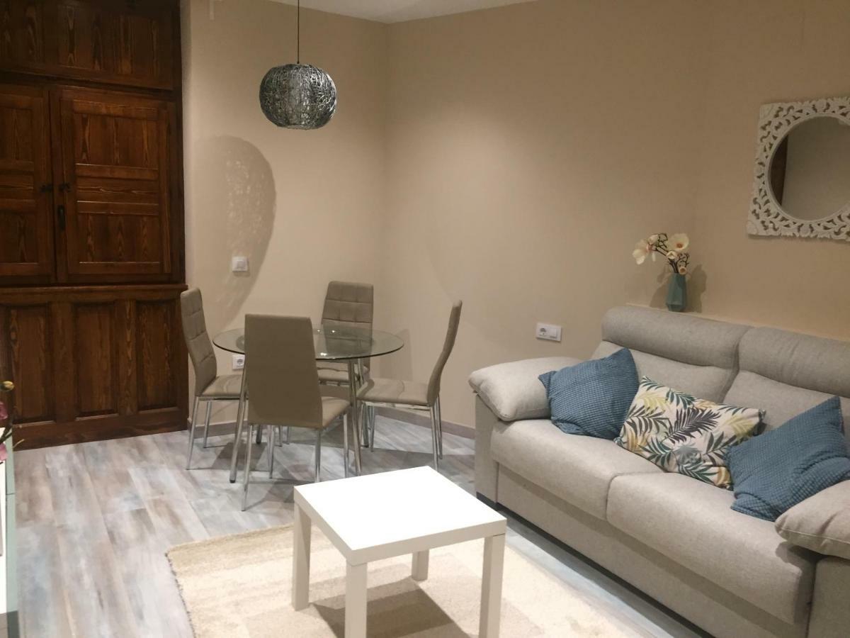 Arévalo Apartamentos Turisticos Desiree מראה חיצוני תמונה
